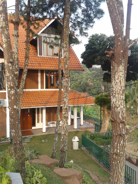 The Valley Resort Hotel Cimenyan Buitenkant foto