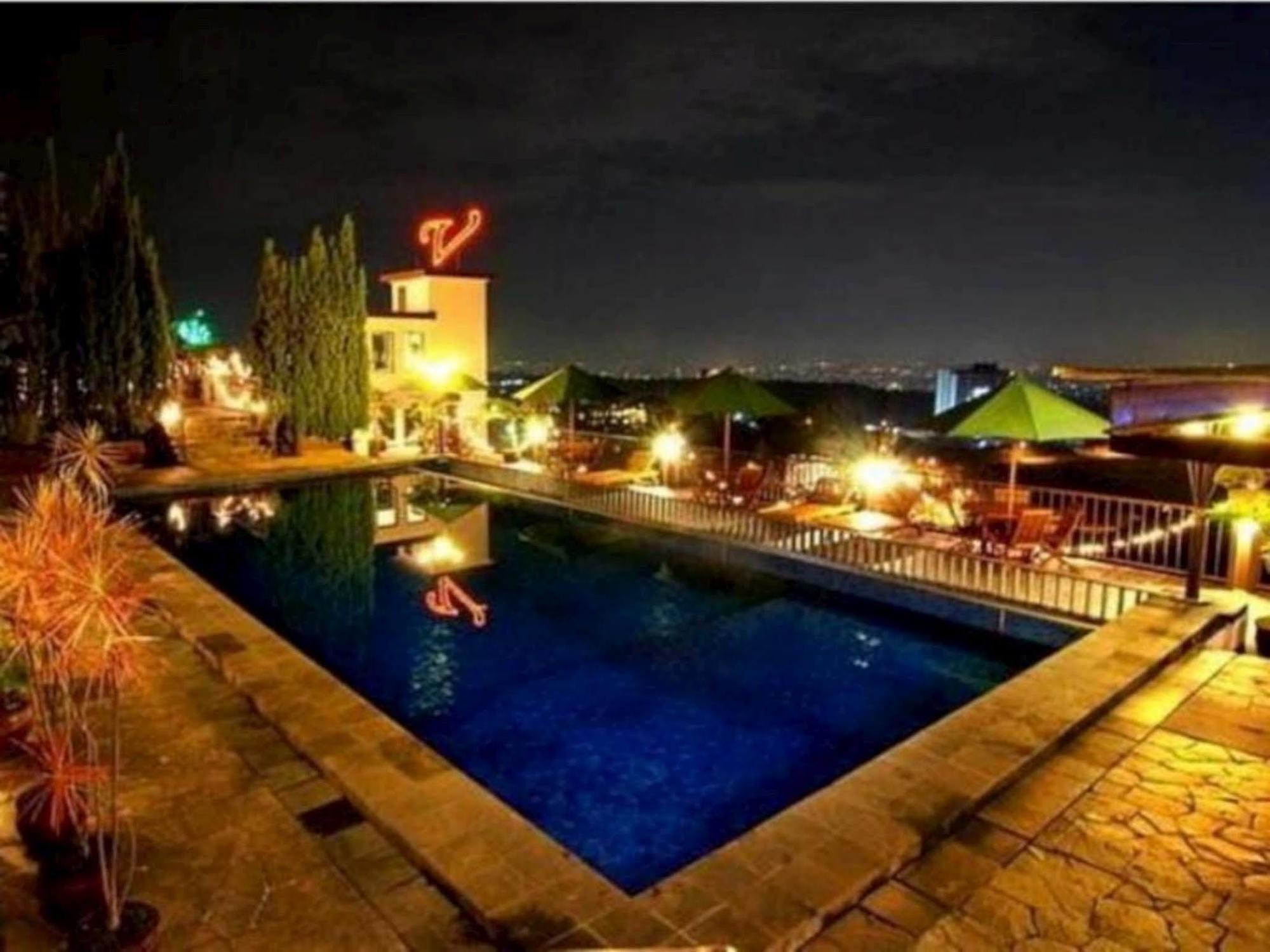The Valley Resort Hotel Cimenyan Buitenkant foto